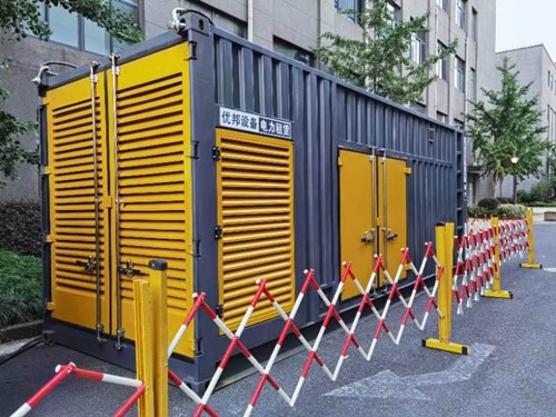 息烽如何使用转速表检查发动机的转速？