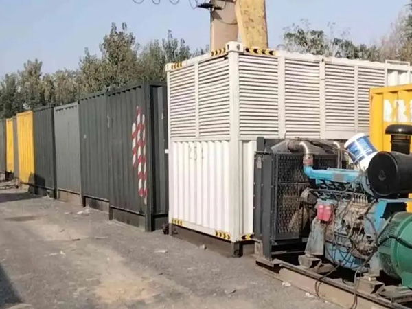 息烽200KW柴油发电机机组每小时油耗是多少？